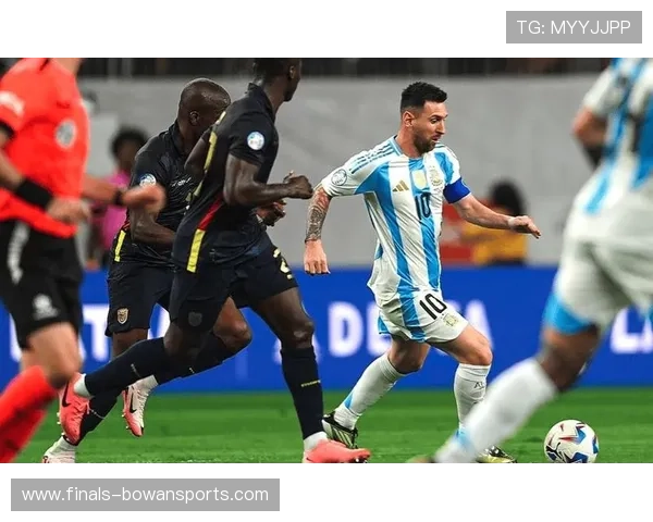 足球球星光辉时刻背景图呈现激情四射的赛场魅力与荣耀瞬间